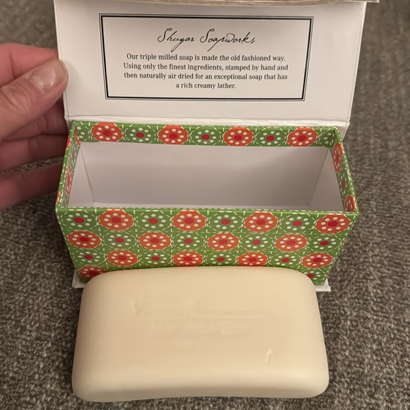 Set of 9 Bath Items - Spa Naturals, Disney, Paris, Greenbrier - Picture 5 of 9
